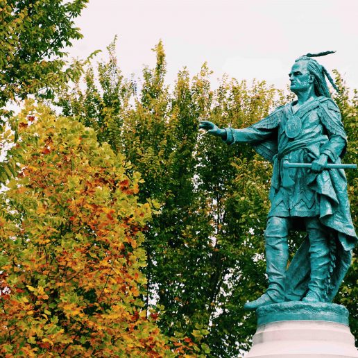 Red Jacket (Sagoyewatha) Statue